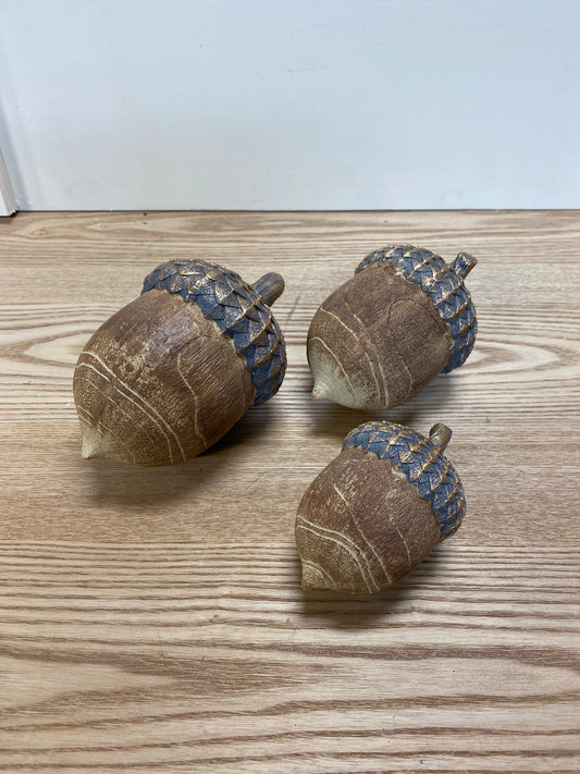 Resin Acorns